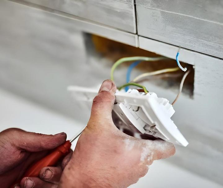 Travaux d’électricité générale entre des mains expertes
